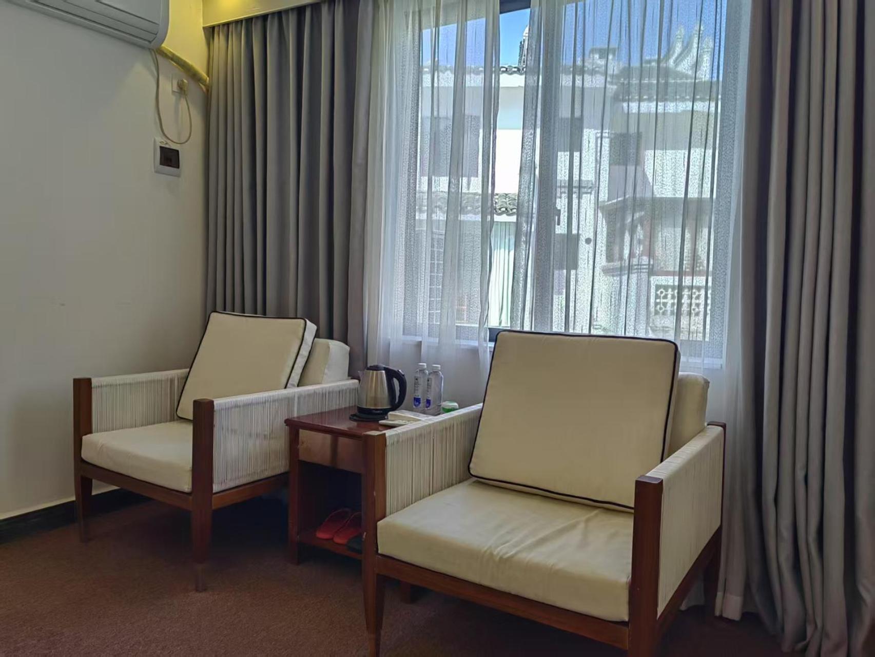 Serene Vale Inn Guilin-Free One Way Pick Up Service To High-Speed Railway Station For 2 Nights Oda fotoğraf
